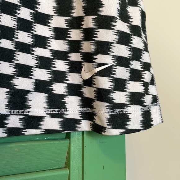 Nike Racerback Tank super soft!! Dri fit - Picture 3 of 6